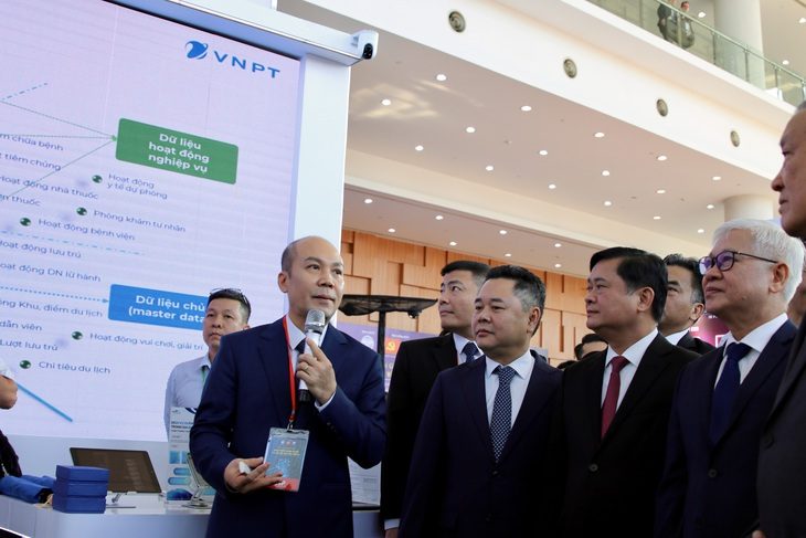 Ấn tượng VNPT tại diễn đàn quốc gia phát triển Kinh tế số và Xã hội số - Ảnh 1. Ấn tượng VNPT tại diễn đàn quốc gia phát triển Kinh tế số và Xã hội số - Ảnh 1.