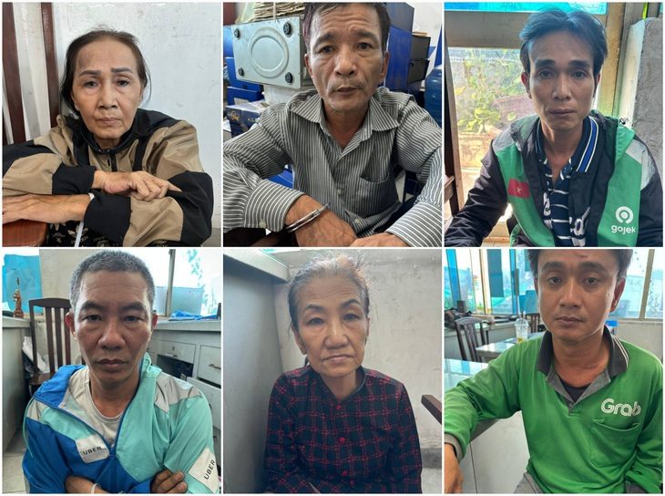 Băng trộm U70 chuyên dàn cảnh trên xe buýt ở quận 1 sa lưới- Ảnh 1. Băng trộm chuyên dàn cảnh để lấy tài sản của khách đi xe buýt vừa bị Công an quận 1 bắt - Ảnh: Công an cung cấp