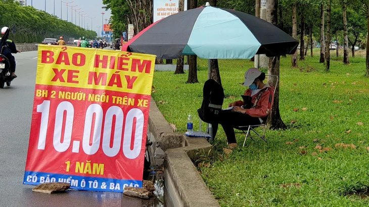 bao-hiem-1728881035304216563863-17290498570151716187057 Bảo hiểm xe máy: 800 và 4.000 tỉ đồng - Ảnh 1.