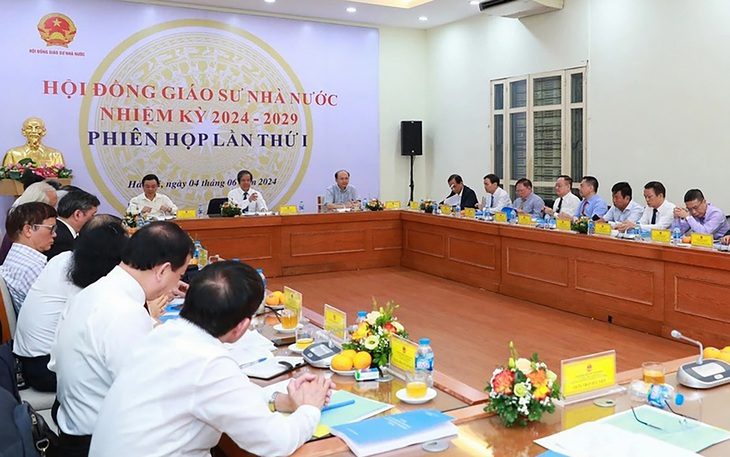 673 ứng viên được đề nghị xét công nhận giáo sư, phó giáo sư năm 2024 - Ảnh 1. 673 ứng viên được đề nghị xét công nhận giáo sư, phó giáo sư năm 2024 - Ảnh 2.