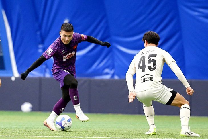 quang-hai-o-tran-daegu-fc-read-only-1733099563906498829615 ASEAN Cup 2024: HLV Kim Sang Sik thu hoạch được gì ở Hàn Quốc? - Ảnh 1.