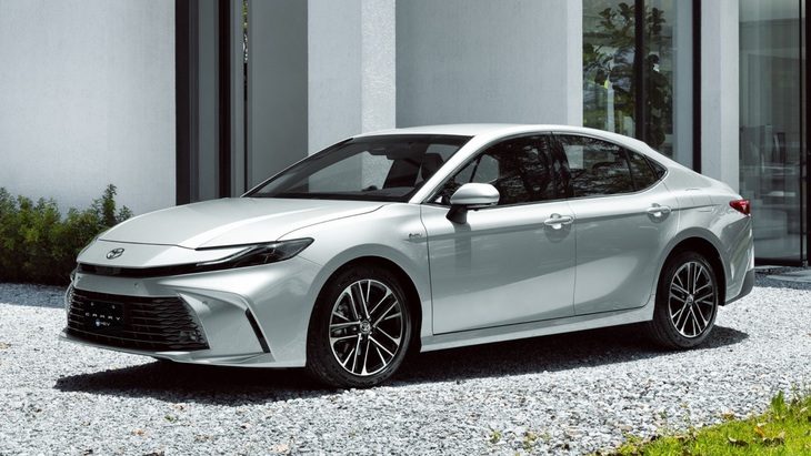 toyota-camry-17276261523481967560420 Loạt xe dự kiến ra mắt tháng 10: Đủ mọi động cơ, nhiều mẫu tầm tiền tỉ - Ảnh 1.