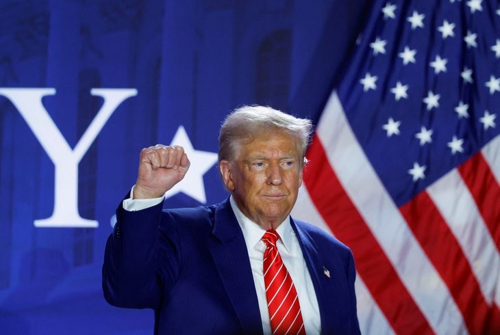 Bà Harris nói ông Trump dùng nghĩa trang quốc gia cho chiêu trò chính trị - Ảnh 1. Bà Harris nói ông Trump dùng nghĩa trang quốc gia cho chiêu trò chính trị - Ảnh 1.